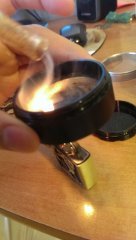 Давно это фоткал, прокуривал сетку гриндера, который уже выкинул и зажигалки нету этой